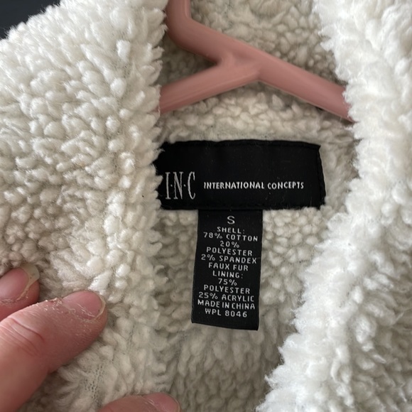 INC vest - Picture 3 of 3